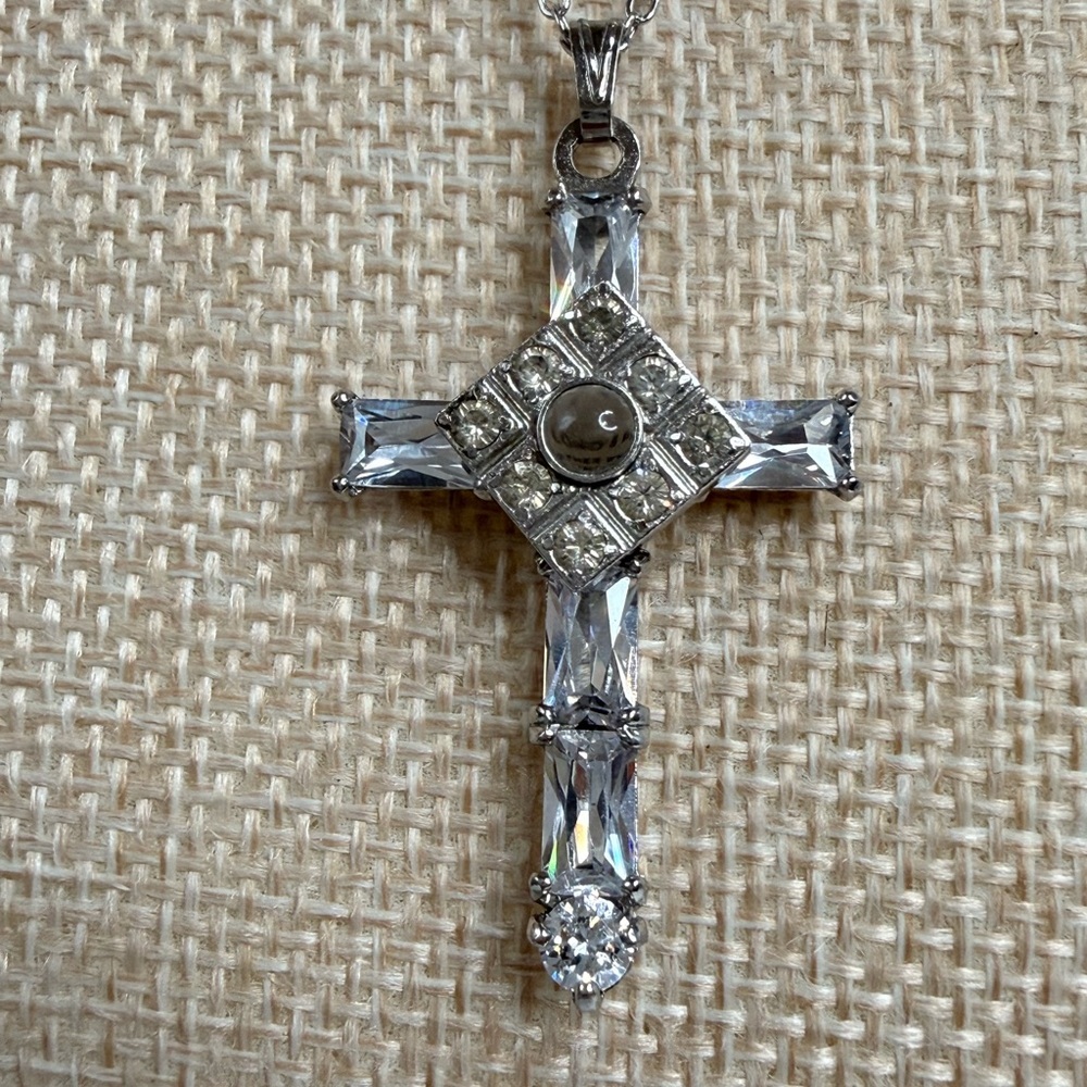 Cross pendant crystal rhinestone necklace with the Lord’s Prayer magnified